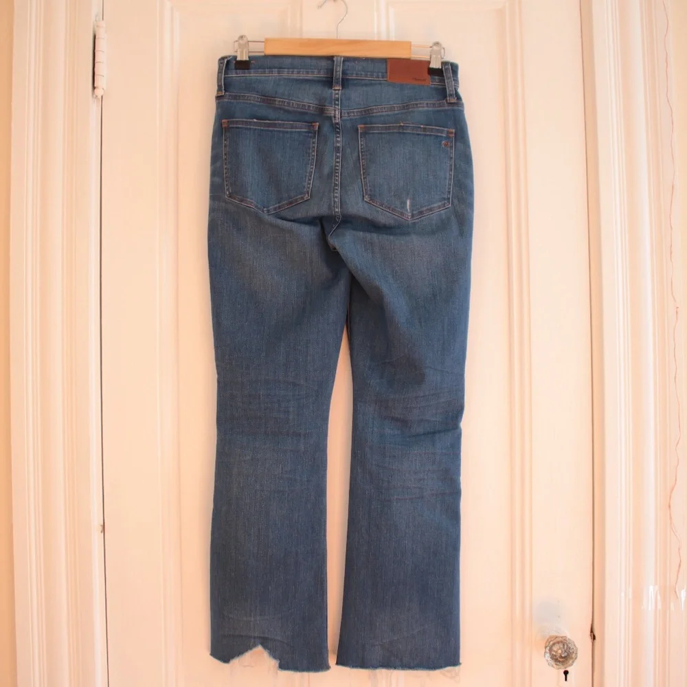 Cali Demi-Boot Jeans in Bronson Wash: Button-Front Edition Size 26 - Picture 6 of 13
